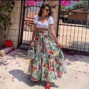 Zara Floral Print Ruffled Skirt Size S-M